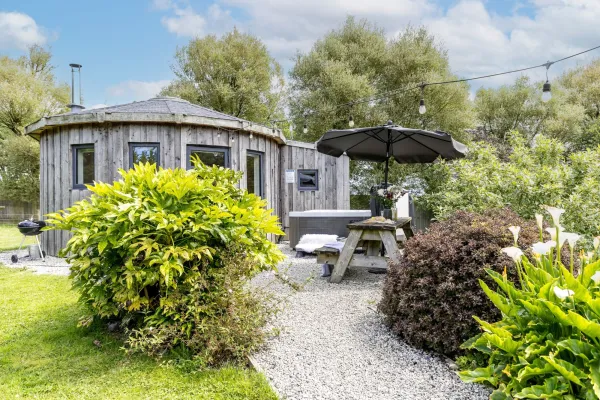 Fern Leaf Roundhouse, East Thorne, Bude