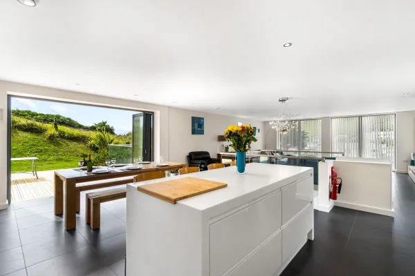 1 Beachdown, Challaborough