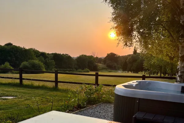 Chestnut, 6 Fingle Glen Lodges, Exeter 