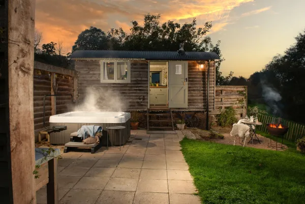 Cherry Blossom, Devon Heaven Hideaways Image 1