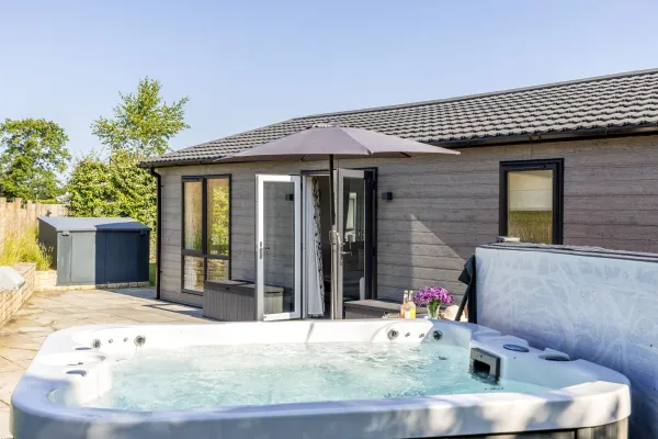 Violet Lodge, 11 Roadford Lake Lodges, Roadford Lake