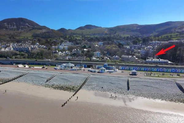 Dolphin House, Penmaenmawr