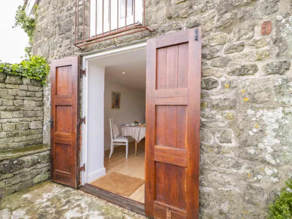 The Studio, Shaftesbury