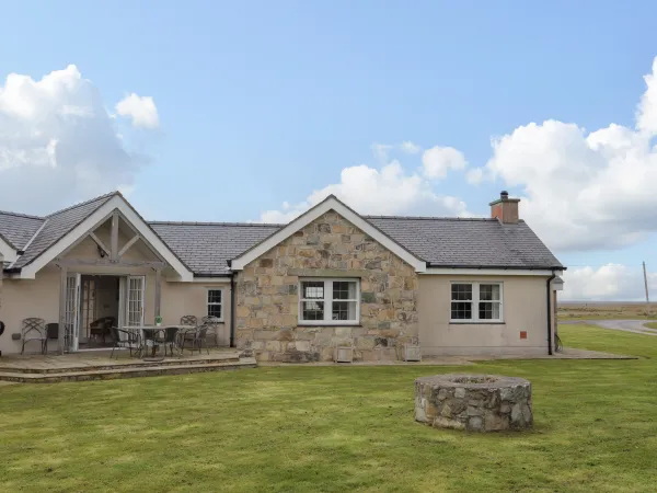 Pen y Bont Bach, Red Wharf Bay