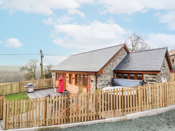 Cut Moch, Plas Moelfre Hall Barns, Llanrhaeadr-ym-mochnant
