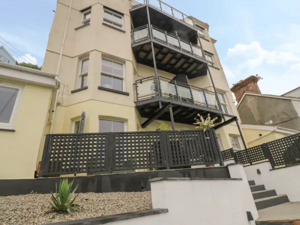 1 River View, Looe