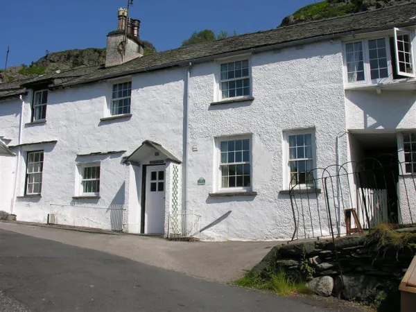 White Lion Cottage Image 1