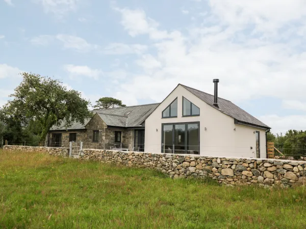 Pen Y Cefn, Pen Y Cefn