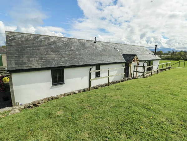 Ty Cuddfan, Llangoed