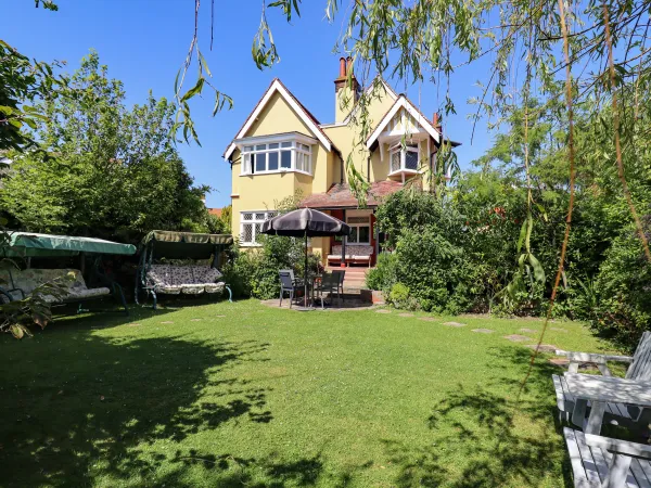 Yellow House on the Corner, Frinton-on-sea