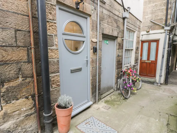 1 Burns Yard, Whitby