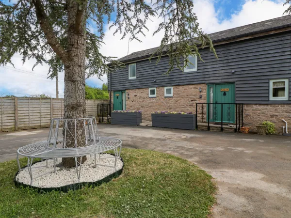 Beekeeper's Cottage, Pembridge