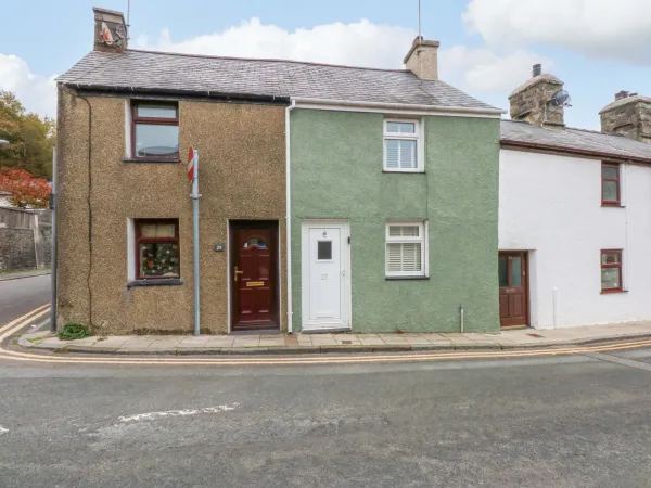 27 Kingshead Street, Pwllheli