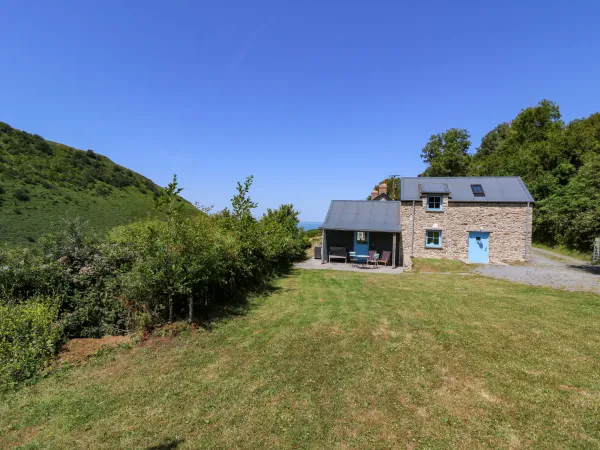 Dolwylan Barn, New Quay