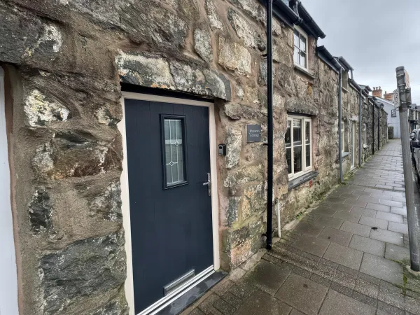 Weaver's Cottage Image 1