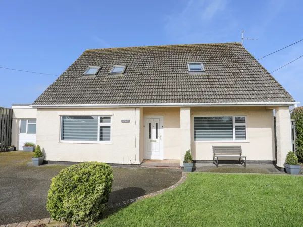 Avalon - Bryngwran, Llanfaelog