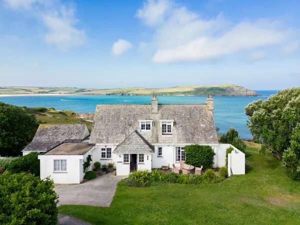 Thalassa, Daymer Bay