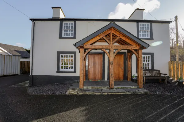 2 Ivy House, Corwen