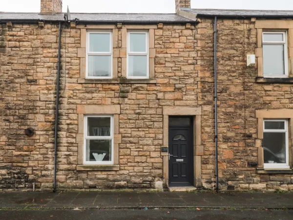 Coras House, Amble