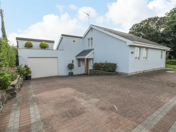 Avalon, Lamphey