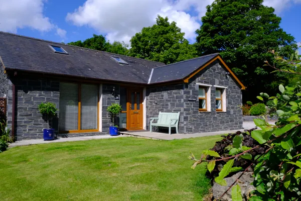 Bwthyn Y Gwynion, Gaerwen
