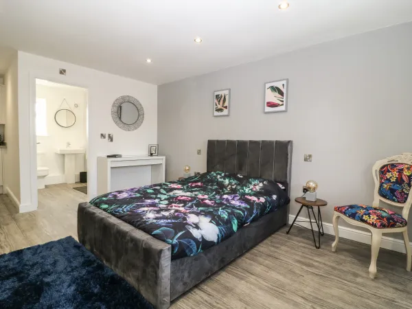 Chalet 1, Sherburn