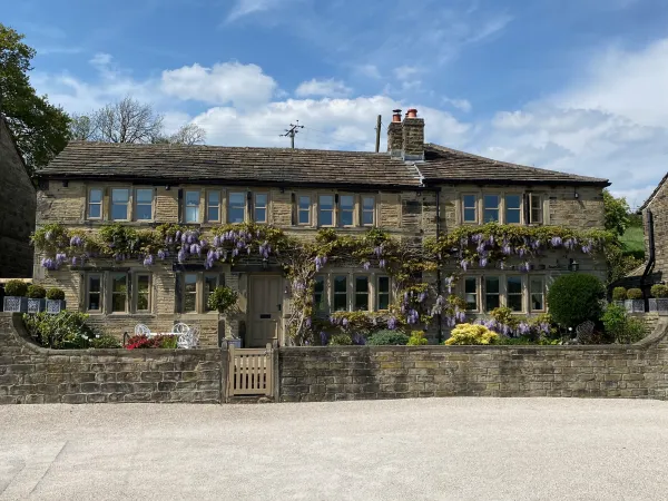 Woodlea Cottage, Almondbury