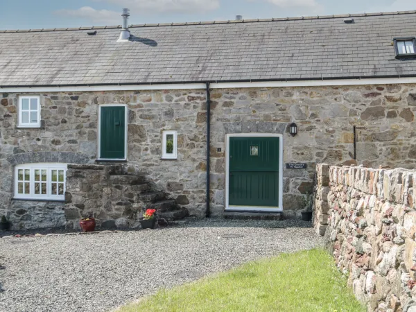 No 1 The Granary, Llannerch-y-medd