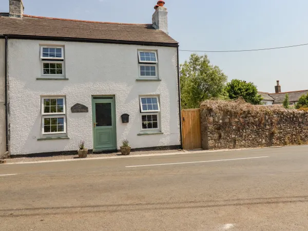 Trevalba Cottage Image 1