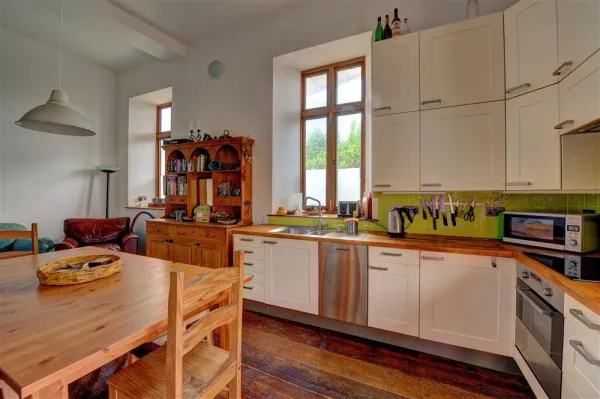 1 Church Cliff Apartments, Lyme Regis