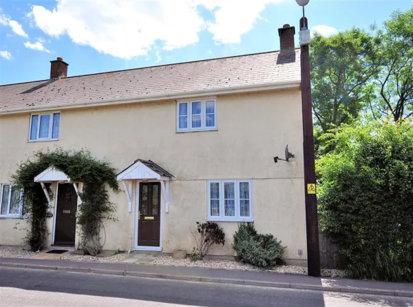 4 Riverside Cottages, Charmouth