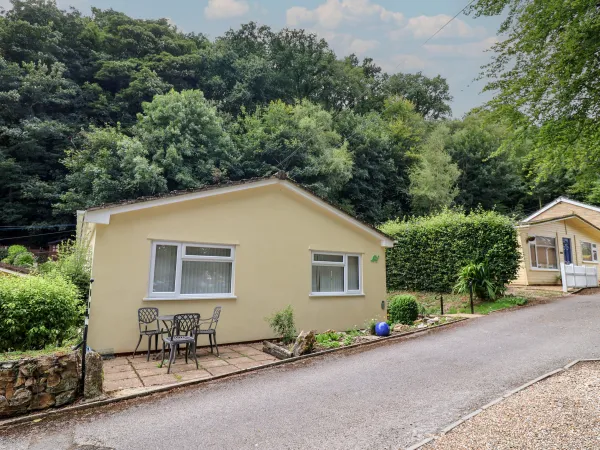 39 Fernhill Heights, Charmouth