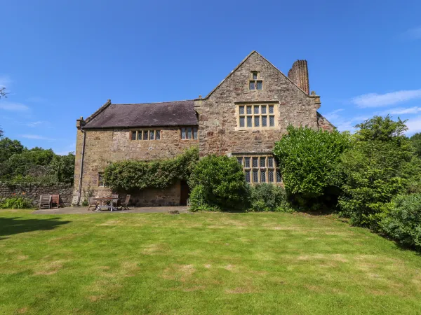 Y Fferm, Pontblyddyn