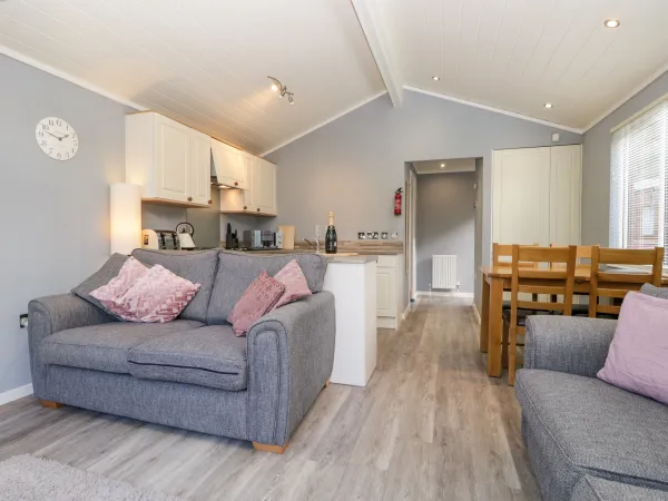 Wansfell Lodge, White Cross Bay