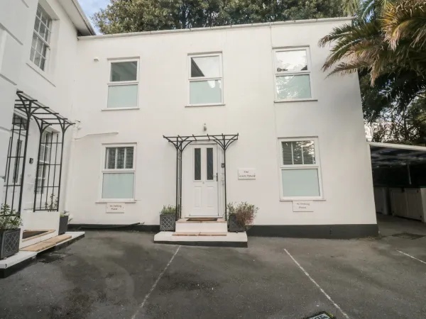 The White House, Torquay