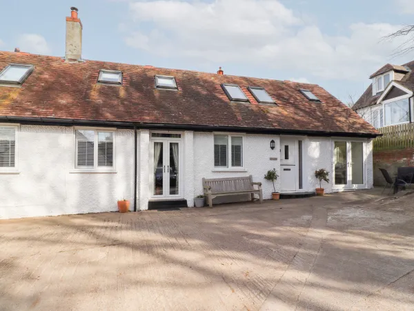 Old Stable Cottage Image 1