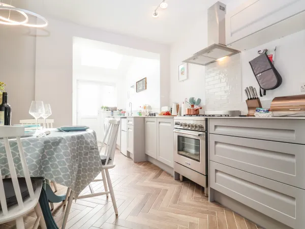 Sea Mouse Cottage Image 1