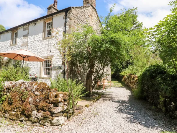 Tennant Cottage Image 1