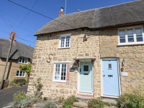 Dormouse Cottage Image 1