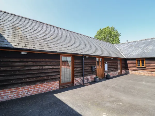 Ysgubor Fachwen, Bettws Cedewain
