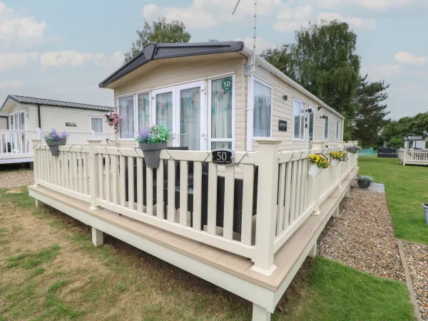 Seashell Lodge, 50 Foxburrow Hang, Belton, Norfolk 