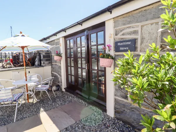 Maritime Mews, 6 The Oakleys, Porthmadog