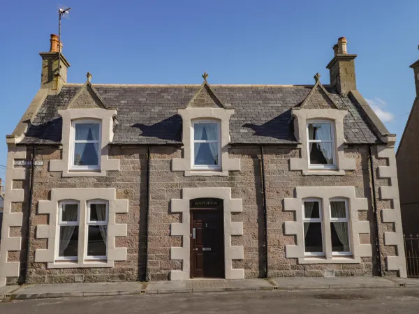 Holly Hoose, Findochty