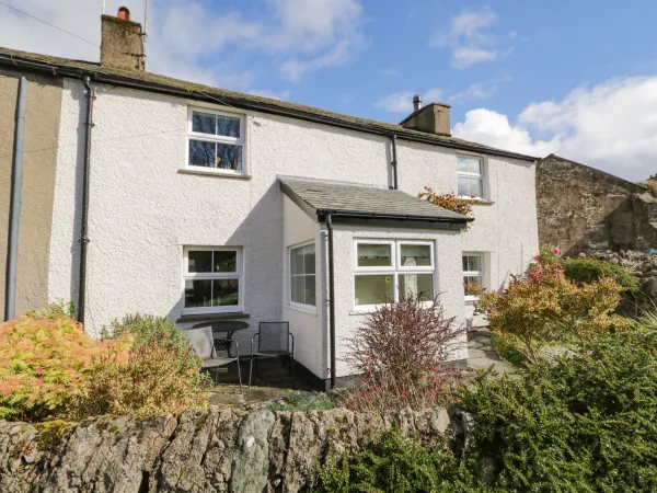 14 Low Row, Cark In Cartmel 