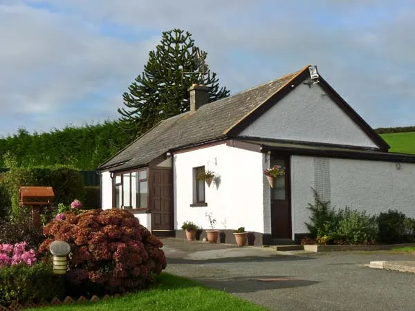 Silver Strand Cottage Image 1