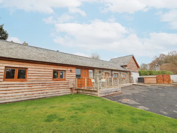Rhianwen, Plas Moelfre Hall Barns, Llanrhaeadr-ym-mochnant