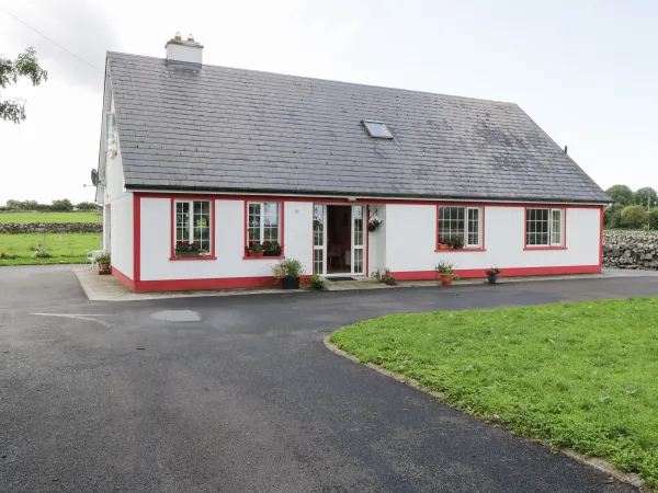 Lough Mask Road Fishing Lodge, Ballinrobe, County Mayo