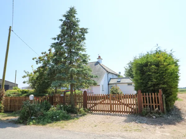 Grange Farm Cottage Image 1