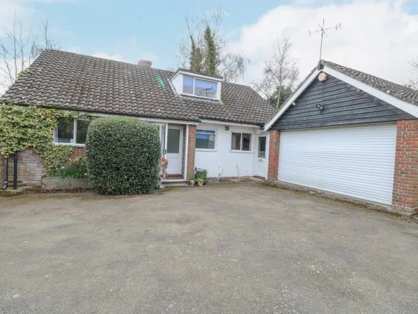Swan Dyke Cottage Image 1