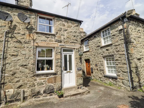 Cae Tanws Bach, Dolgellau